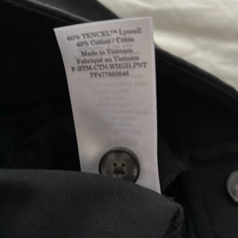 Everlane Way High Drape Pants in Black 8S - Picture 10 of 11
